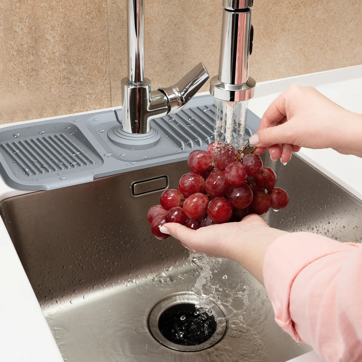 🔥Limit 15% off 🔥 Kitchen Sink Silicone Splash Guard